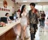 美女總裁甩掉渣男閃婚臭乞丐，以為只是逢場作戲，豈料他竟是隱藏富豪！隨手掏出一張黑卡讓她肆意消費，當場打臉所有欺辱她的人，美女總裁瞬間淪陷要給他生娃！#乞丐老公竟是霸总