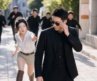 路边小伙救下被追杀的美女CEO后被强行拉去一夜情，殊不知小伙竟是昔日战神，7岁开启神级签到系统，成为神医圣手；退隐十年后，美女CEO带5个女儿找上门，揭开小伙“战神”身份，守护妻女重出江湖。